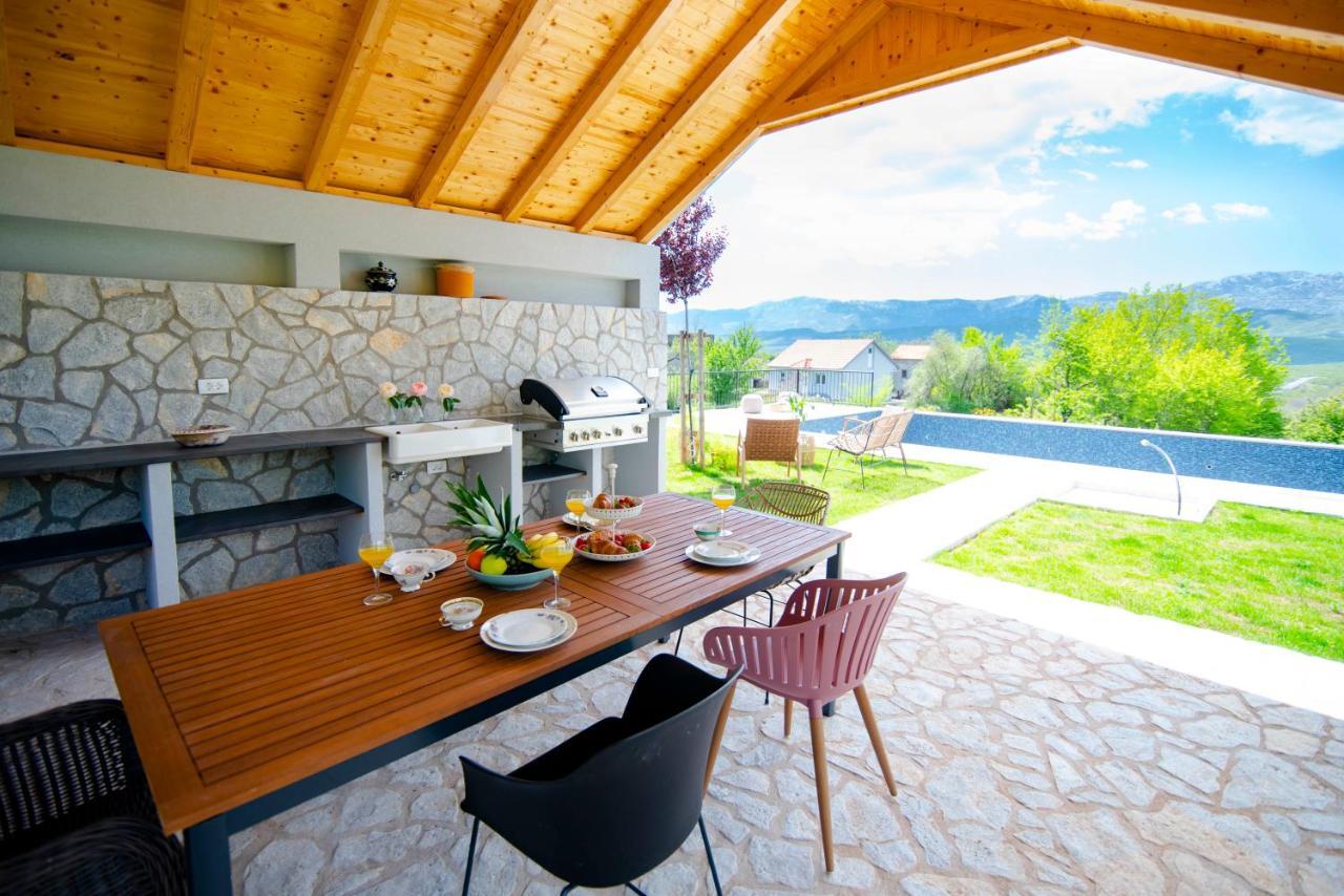 Villa Vita Trilj エクステリア 写真