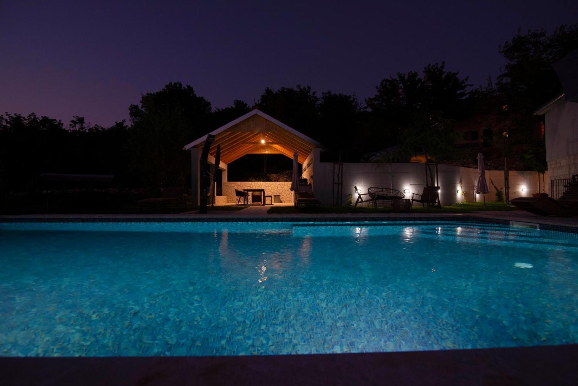 Villa Vita Trilj エクステリア 写真